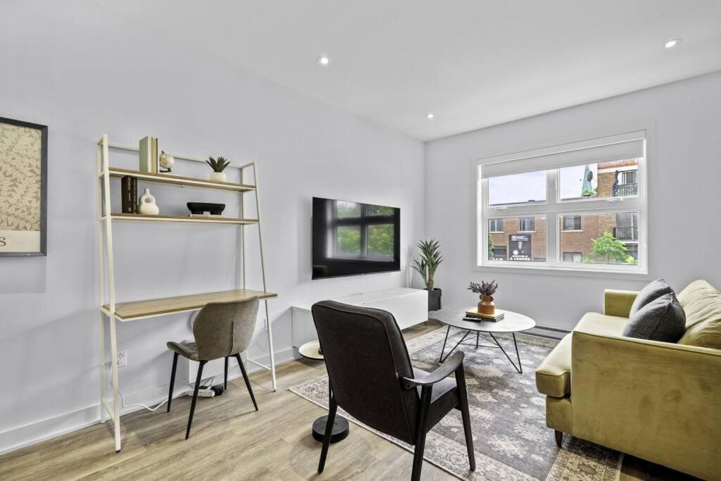 Stylish 2 Bedroom Haven By Jean Talon Market Μόντρεαλ Εξωτερικό φωτογραφία
